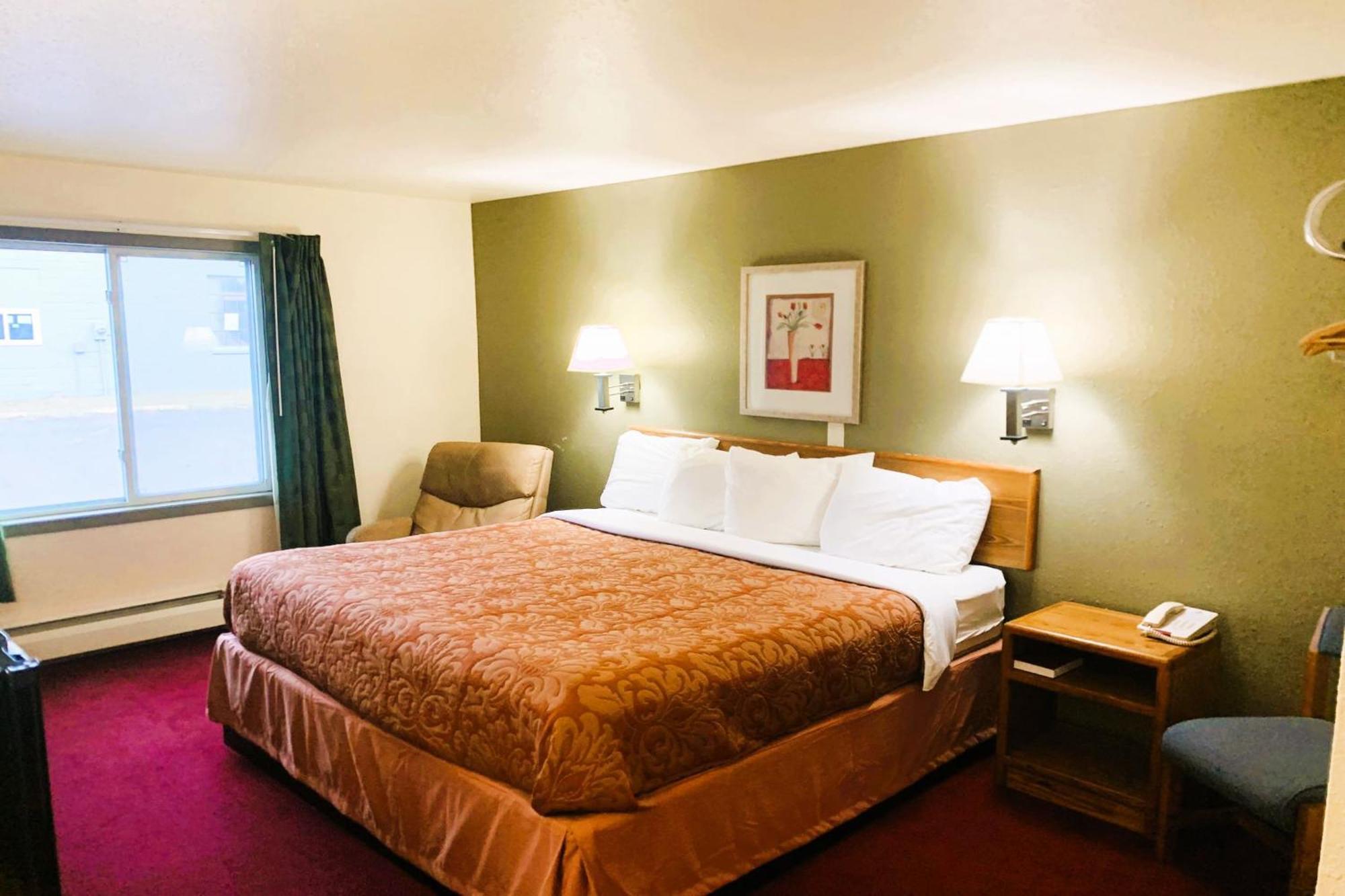 Hotel Staples By Oyo At Hwy 10 Mn 2*
