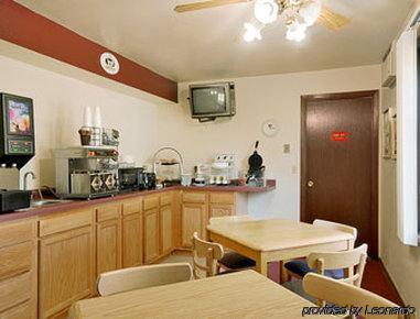Hotel Staples By Oyo At Hwy 10 Mn