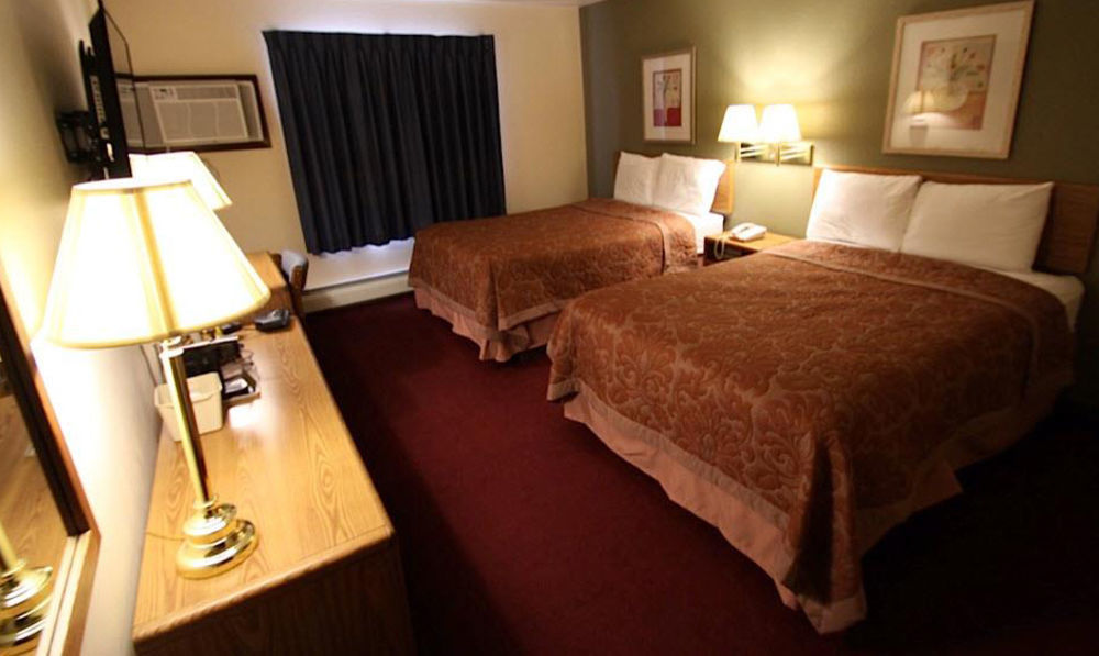Hotel Staples By Oyo At Hwy 10 Mn